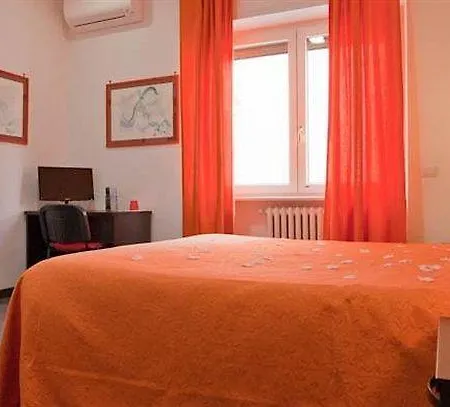 Difronte Ai Musei Vaticani