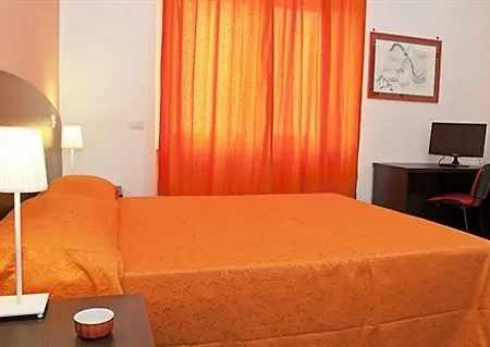 Difronte Ai Musei Vaticani 4*