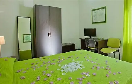 Difronte Ai Musei Vaticani 4*