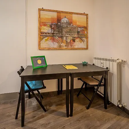 Difronte Ai Musei Vaticani 3* 로마